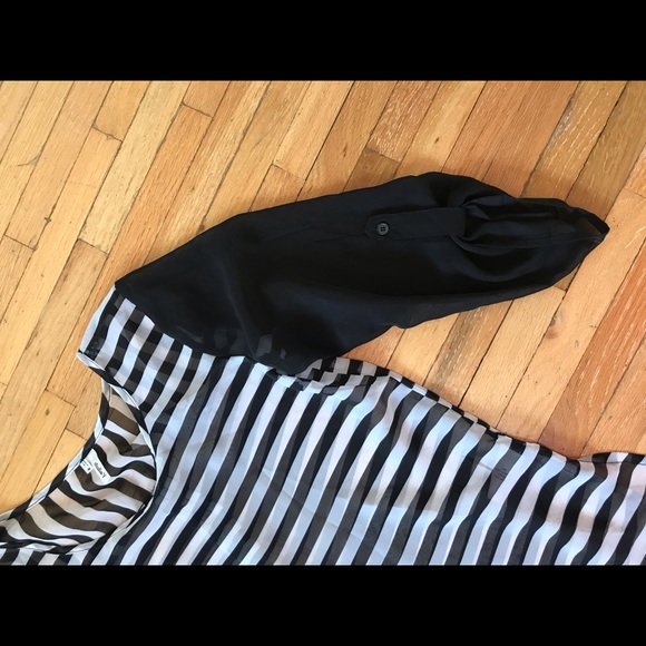 Blouse - Picture 2 of 3